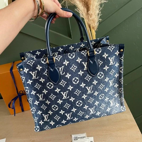 ❌SOLD❌NEW Louis Vuitton On The Go OTG MM Denim Sold OUT Tote Bag - Picture 3 of 10